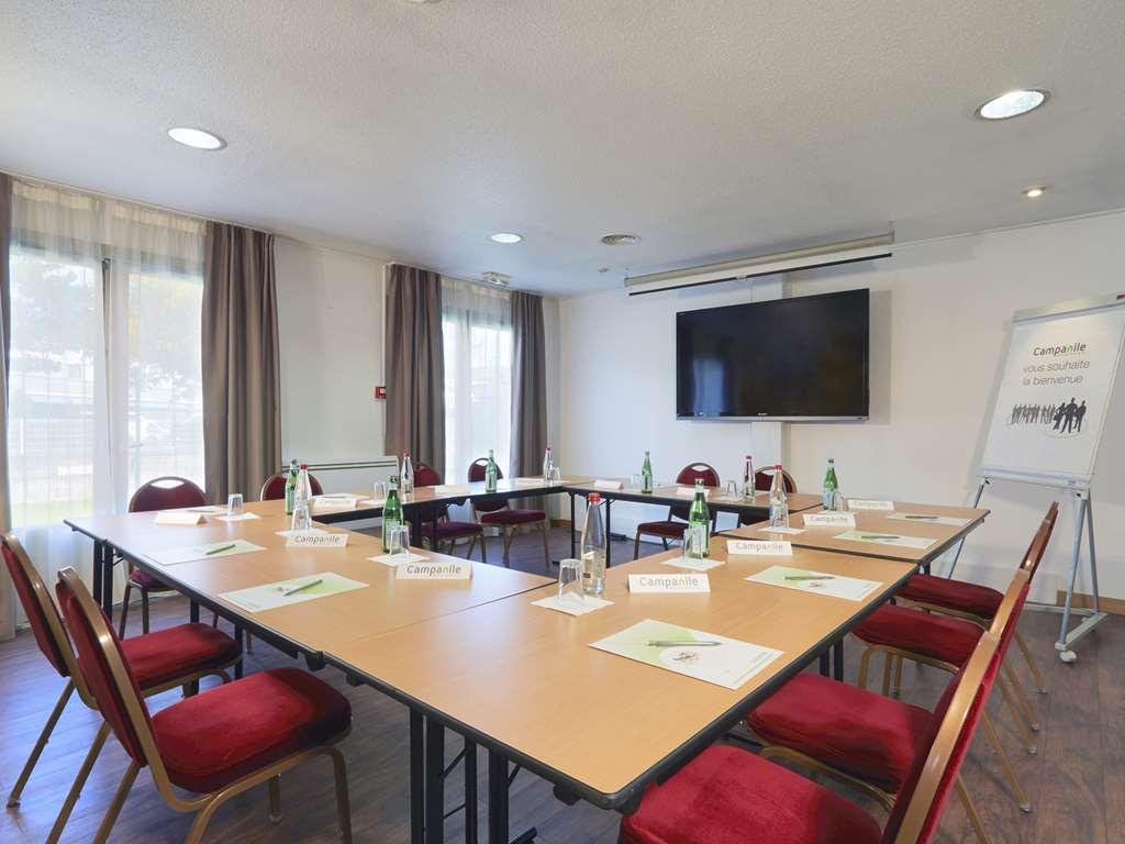 Hotel Campanile Ferrand - Le Brezet 3*