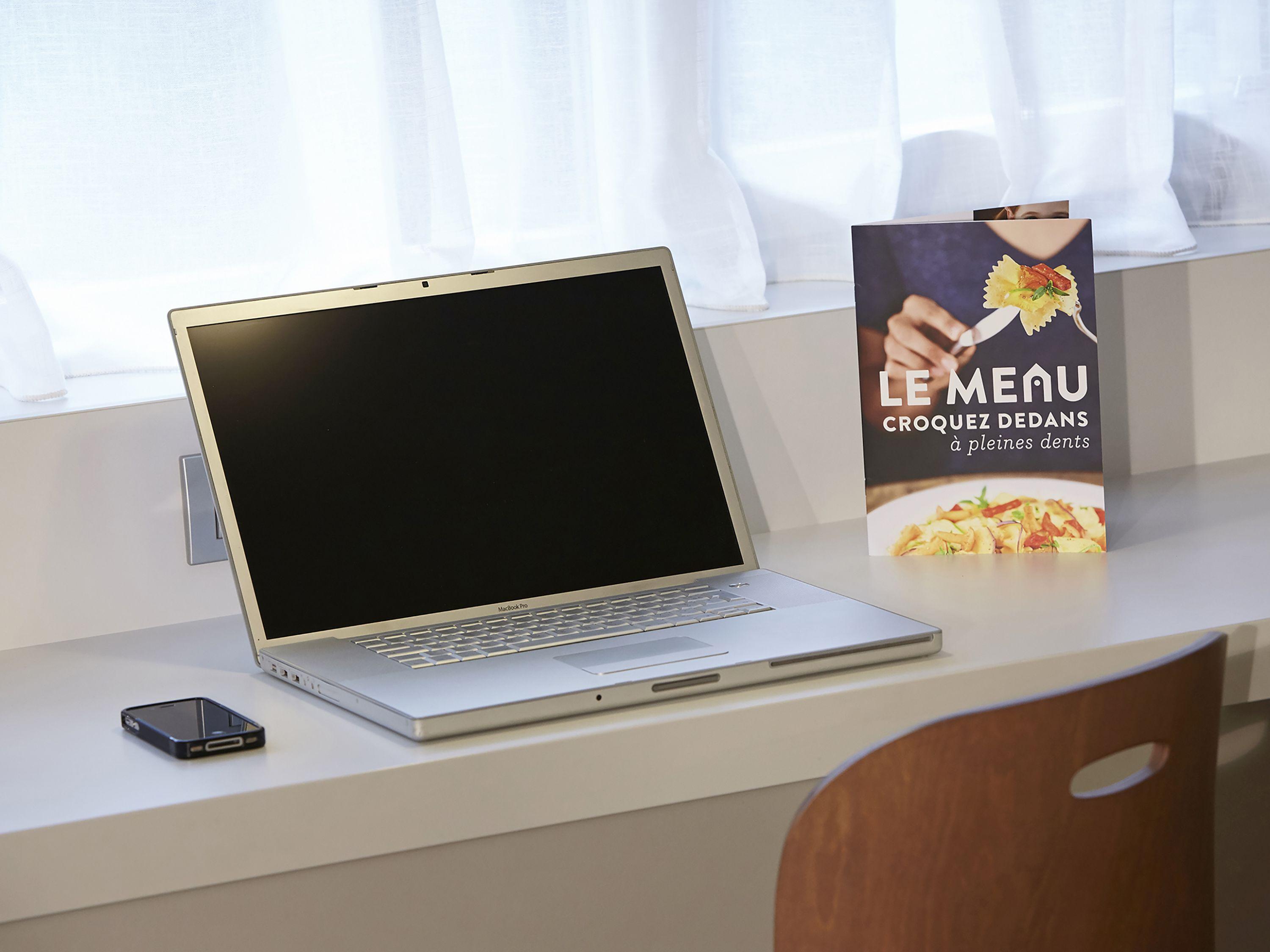 Campanile NATURE - Clermont Ferrand Le Brezet Hotel 3*