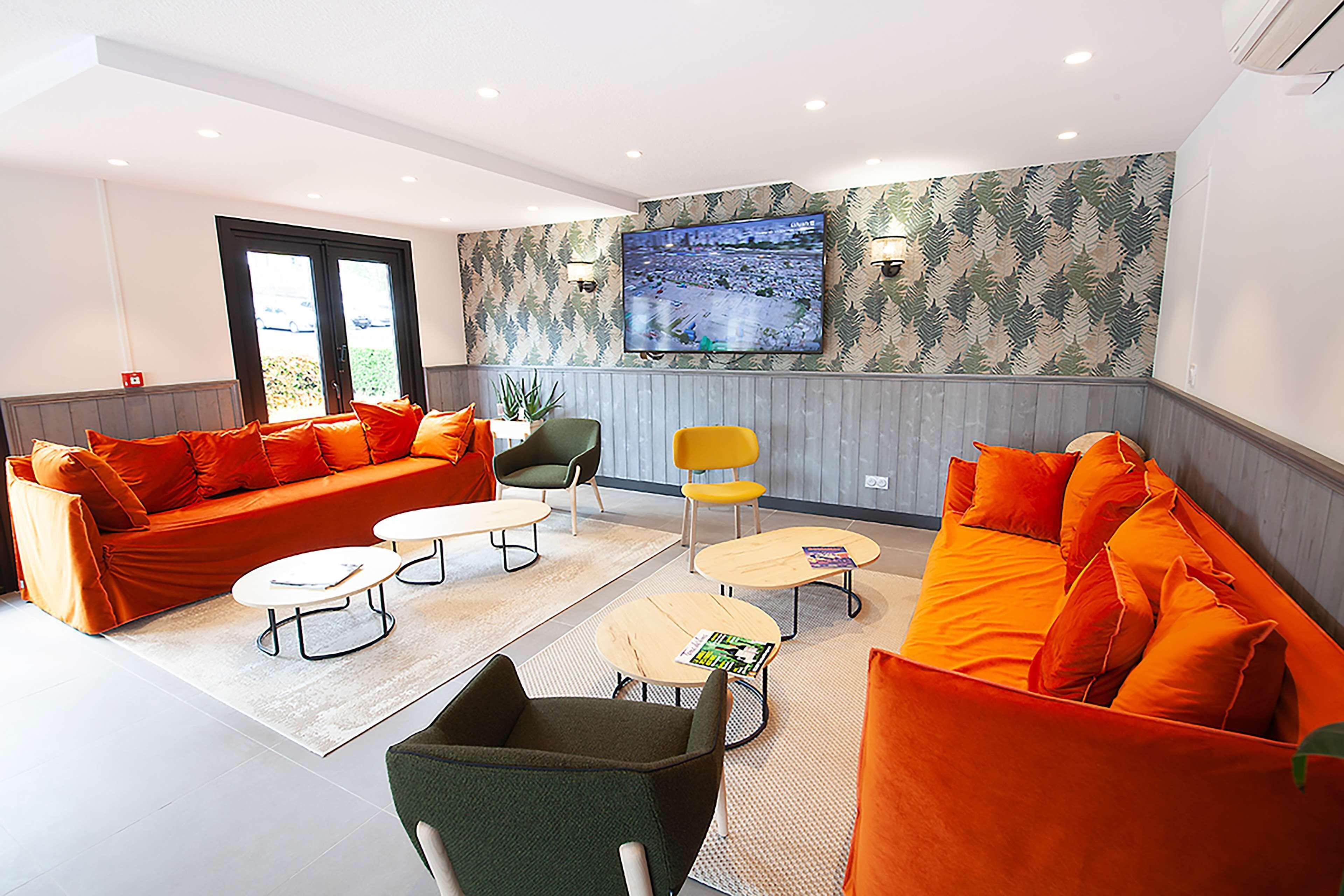 Hotel Campanile Nature - Ferrand Le Brezet